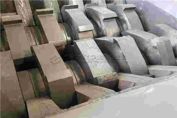 為什么撕碎機刀具的轉動方向不一樣？