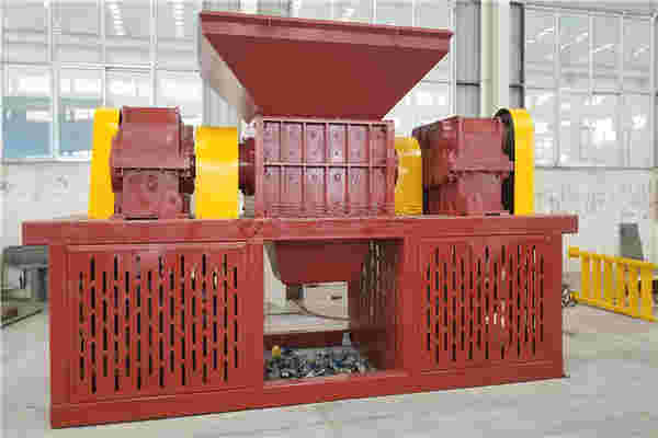 雙軸撕碎機(jī)處理電纜，節(jié)約資源，提高效益