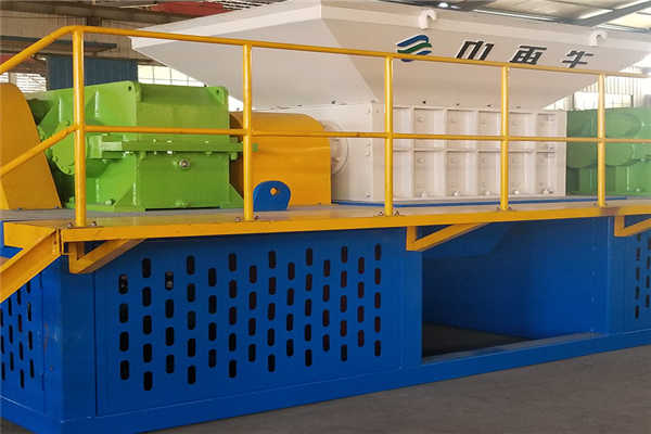 對不同物料在撕碎機選型上具有一定差異